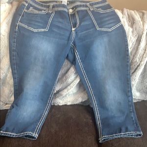 Maurice’s jean capris